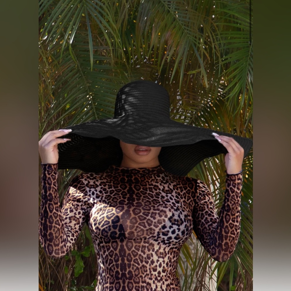 Maldives - Oversized Beach Hat - Black new without tag